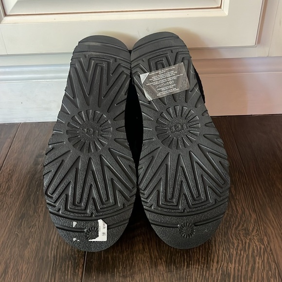 NWT UGG Mini Braided Boots! - Picture 7 of 7